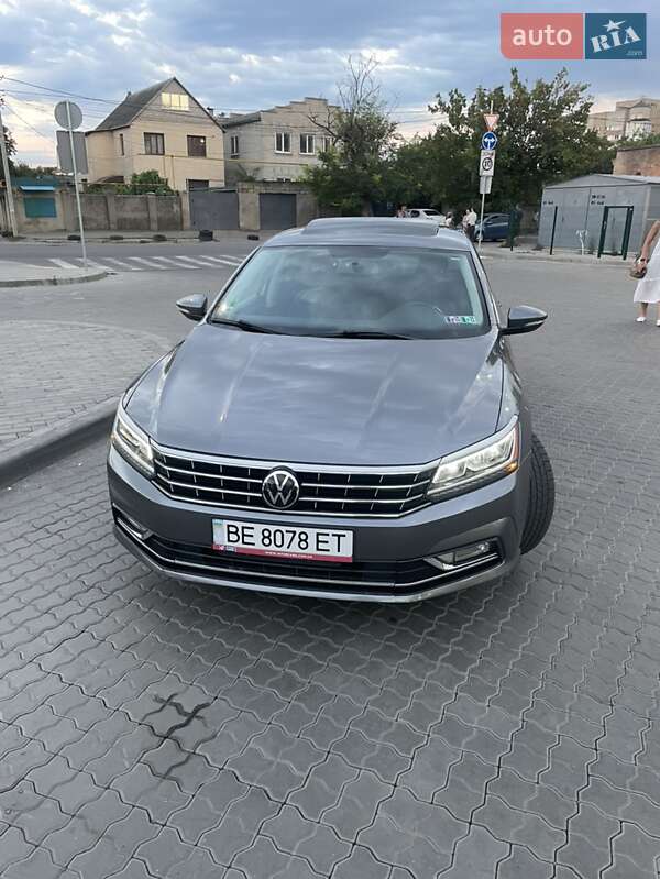 Седан Volkswagen Passat 2015 в Одесі