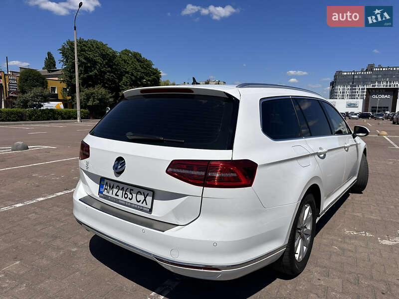 Універсал Volkswagen Passat 2017 в Житомирі