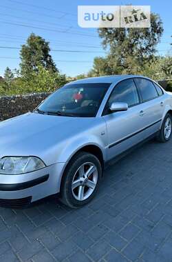 Седан Volkswagen Passat 2002 в Глыбокой