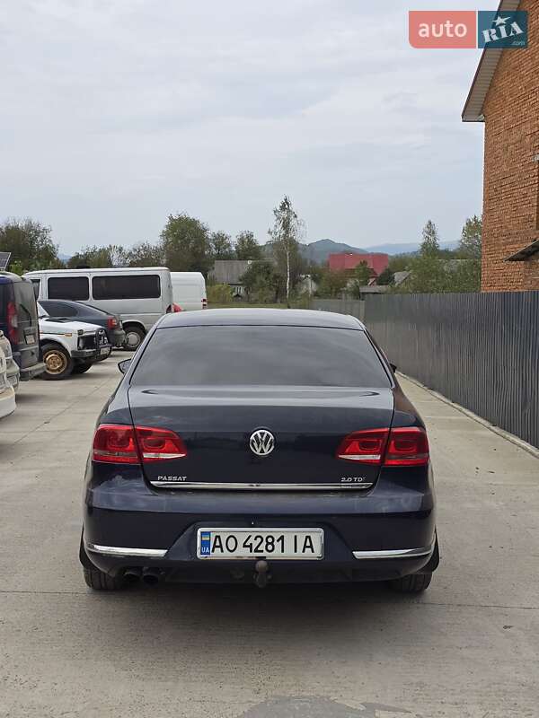 Седан Volkswagen Passat 2011 в Тячеві