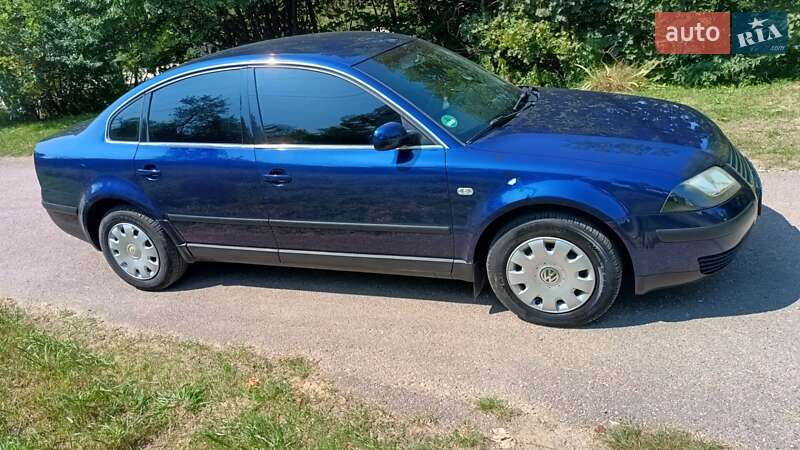 Седан Volkswagen Passat 2001 в Східниці