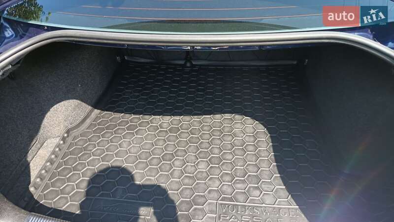 Седан Volkswagen Passat 2001 в Східниці