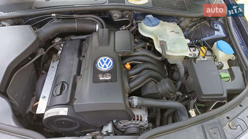 Седан Volkswagen Passat 2001 в Східниці