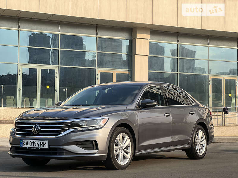 Седан Volkswagen Passat 2020 в Днепре