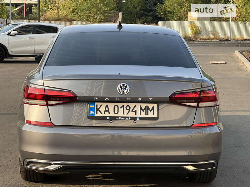Седан Volkswagen Passat 2020 в Днепре