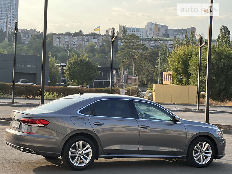 Седан Volkswagen Passat 2020 в Днепре