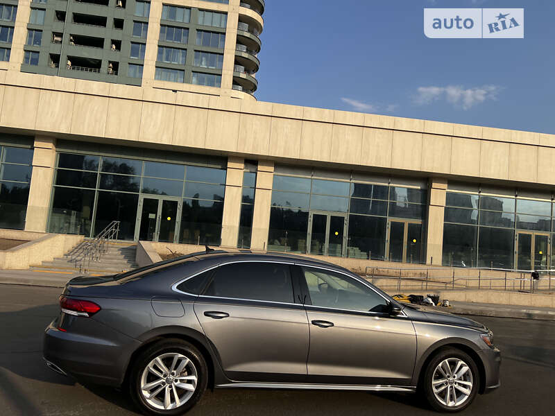 Седан Volkswagen Passat 2020 в Днепре
