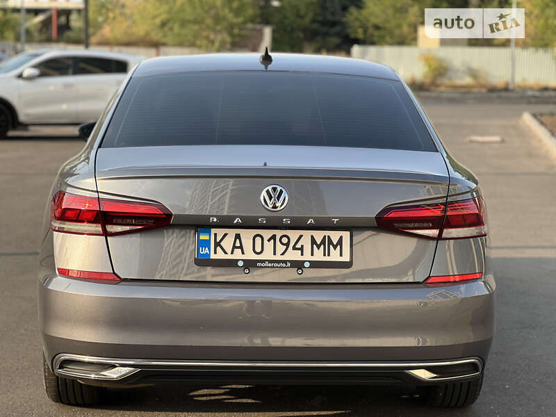 Седан Volkswagen Passat 2020 в Днепре