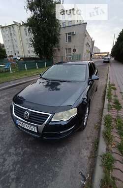 Седан Volkswagen Passat 2008 в Луцке