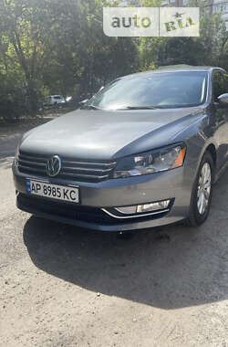 Седан Volkswagen Passat 2014 в Дніпрі