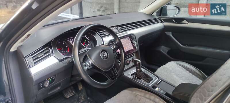 Универсал Volkswagen Passat 2016 в Хмельницком