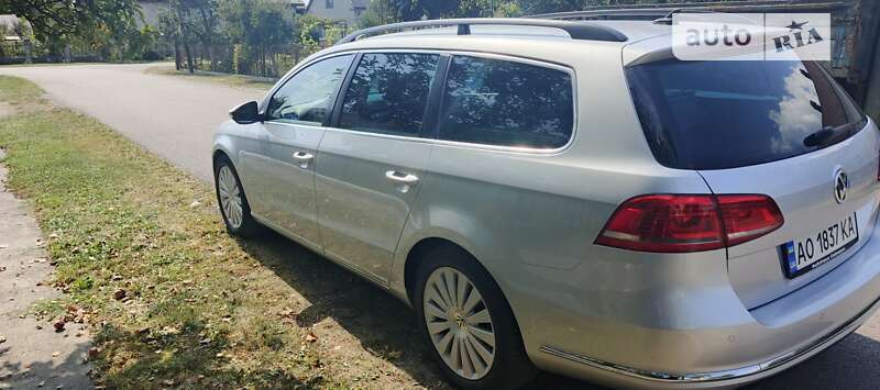 Універсал Volkswagen Passat 2012 в Львові
