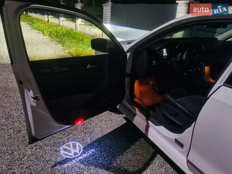 Седан Volkswagen Passat 2013 в Калуші