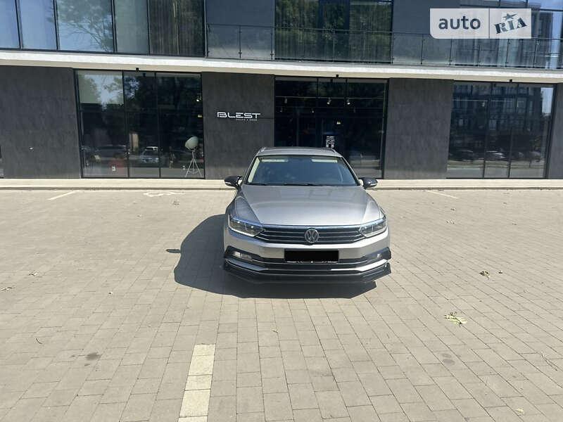 Универсал Volkswagen Passat 2016 в Ужгороде