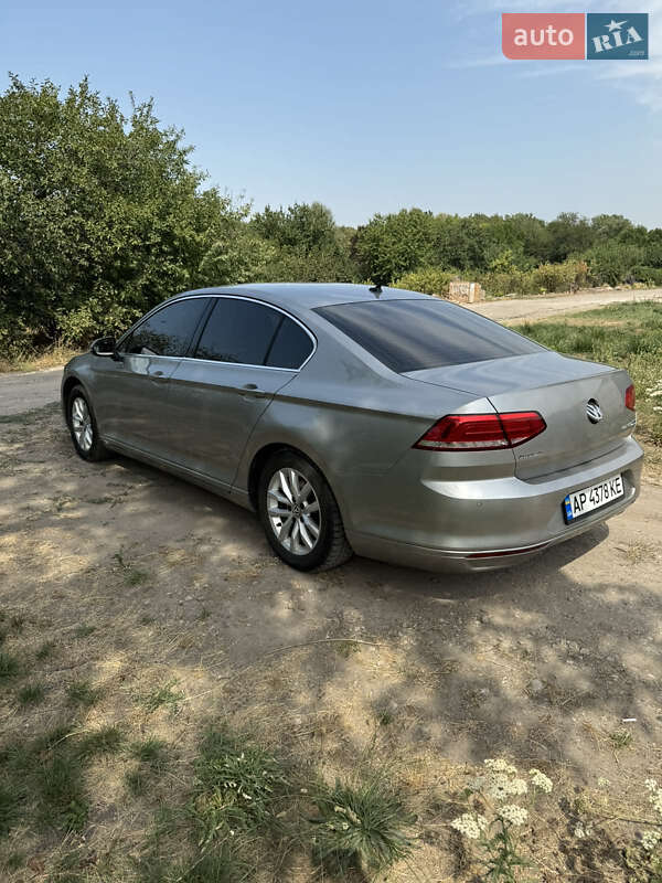 Седан Volkswagen Passat 2015 в Запоріжжі