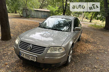 Седан Volkswagen Passat 2002 в Харькове