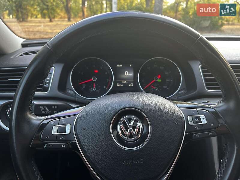 Седан Volkswagen Passat 2018 в Кропивницком