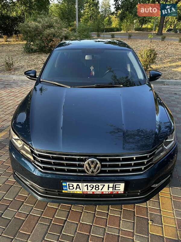 Седан Volkswagen Passat 2018 в Кропивницком