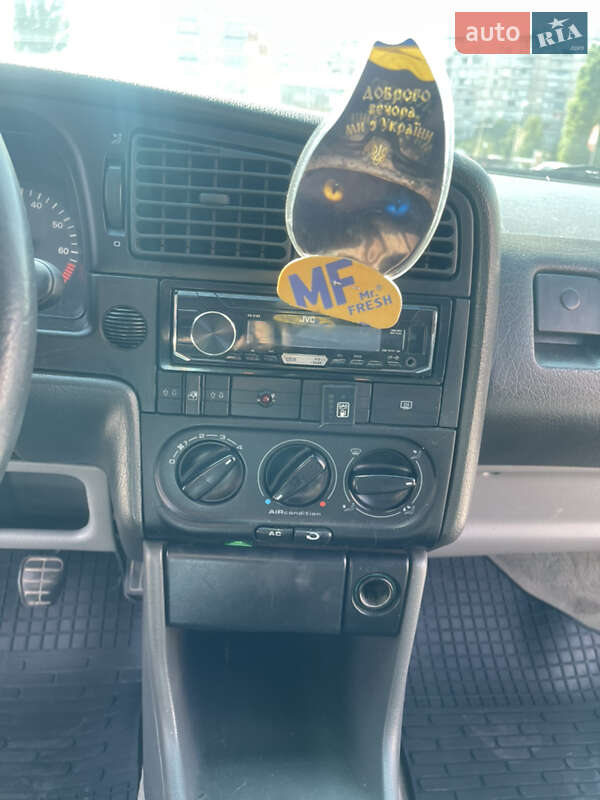 Седан Volkswagen Passat 1996 в Харькове