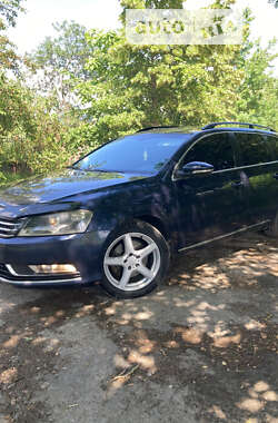 Универсал Volkswagen Passat 2011 в Вараше