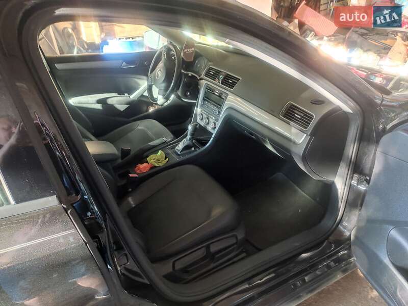 Седан Volkswagen Passat 2014 в Южноукраинске