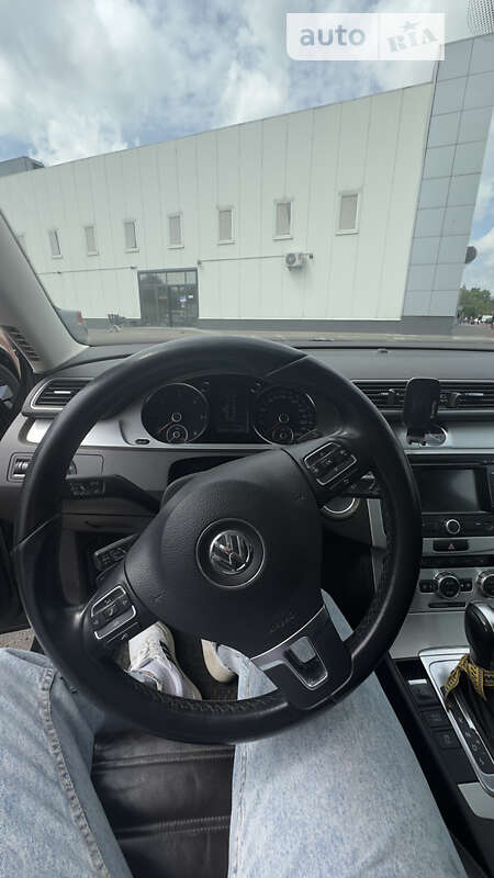 Універсал Volkswagen Passat 2013 в Львові
