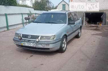 Седан Volkswagen Passat 1995 в Житомирі