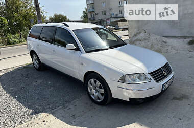 Универсал Volkswagen Passat 2001 в Буске