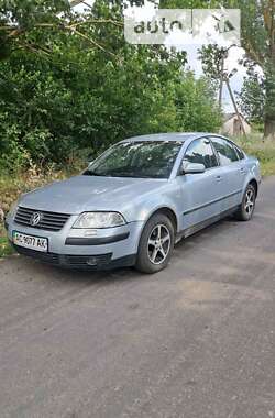 Седан Volkswagen Passat 2002 в Луцке