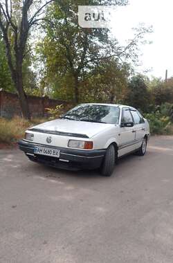 Седан Volkswagen Passat 1992 в Коростені