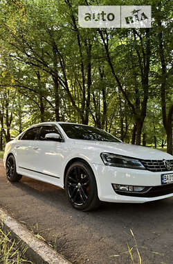 Седан Volkswagen Passat 2012 в Новоукраїнці