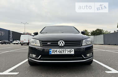 Седан Volkswagen Passat 2011 в Киеве