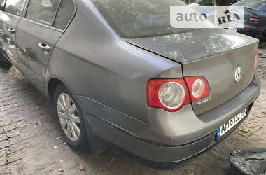 Седан Volkswagen Passat 2007 в Коростене