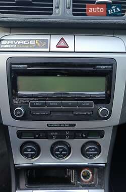 Универсал Volkswagen Passat 2009 в Киеве