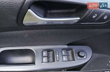 Универсал Volkswagen Passat 2009 в Киеве