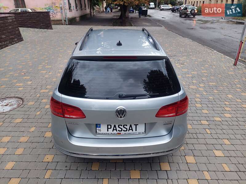 Універсал Volkswagen Passat 2013 в Одесі