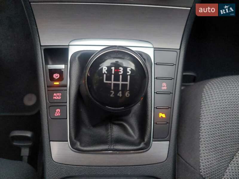 Універсал Volkswagen Passat 2013 в Одесі