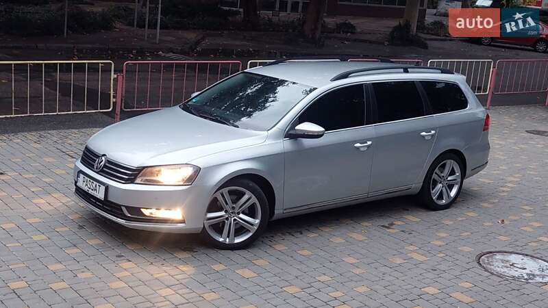 Універсал Volkswagen Passat 2013 в Одесі