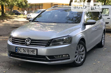 Універсал Volkswagen Passat 2011 в Львові