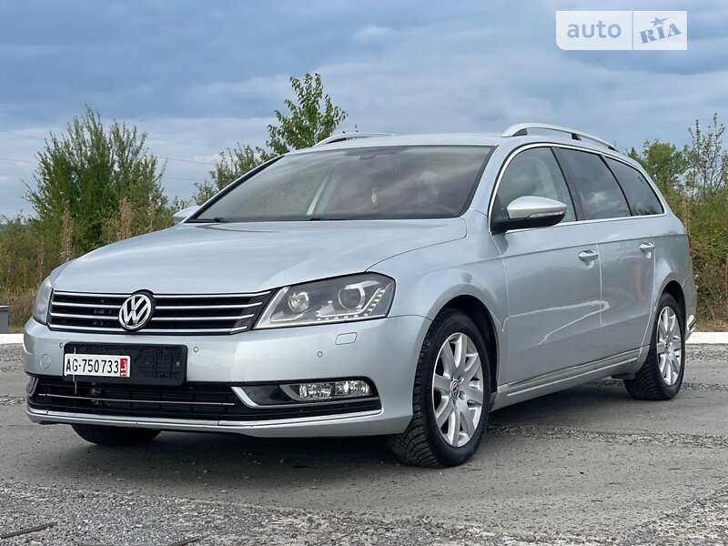 Універсал Volkswagen Passat 2012 в Ужгороді