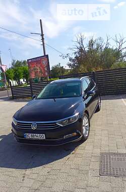 Универсал Volkswagen Passat 2015 в Львове