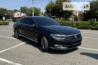 Седан Volkswagen Passat 2019 в Одессе