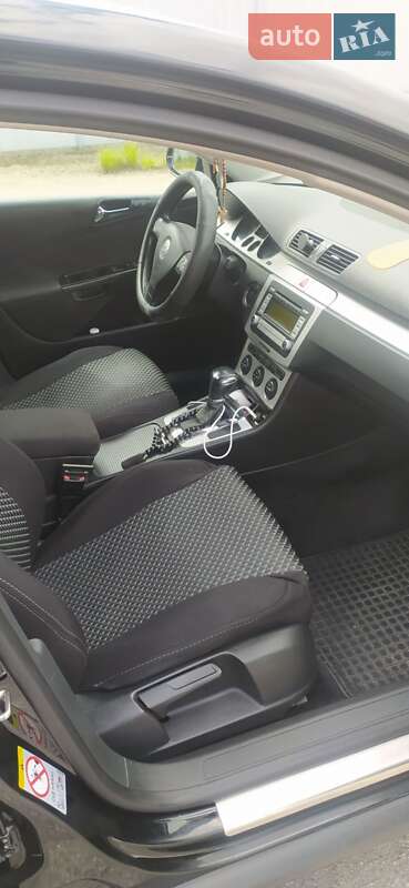 Універсал Volkswagen Passat 2007 в Житомирі