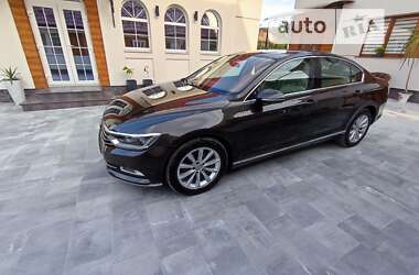 Седан Volkswagen Passat 2015 в Коломые