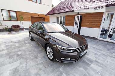 Седан Volkswagen Passat 2015 в Коломые