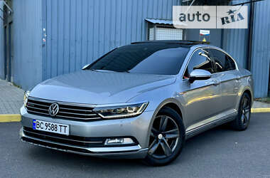 Седан Volkswagen Passat 2016 в Ужгороді