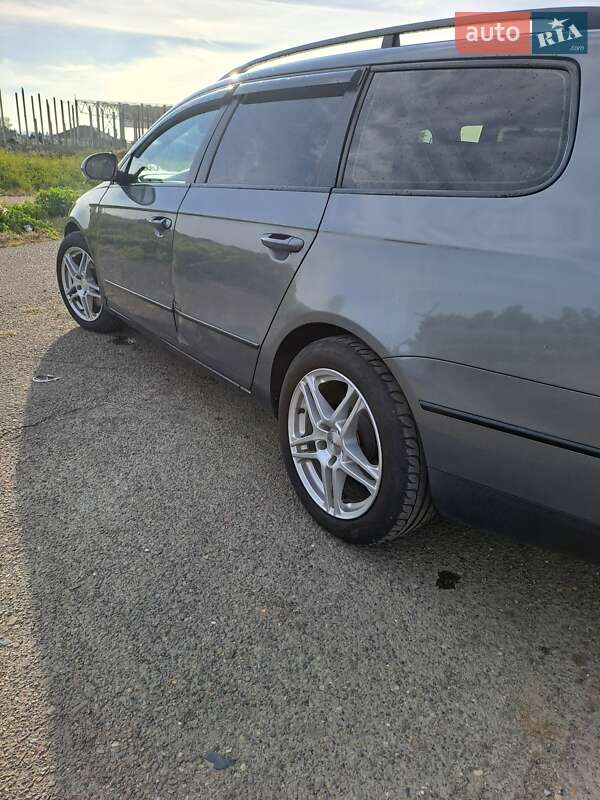 Универсал Volkswagen Passat 2006 в Коломые