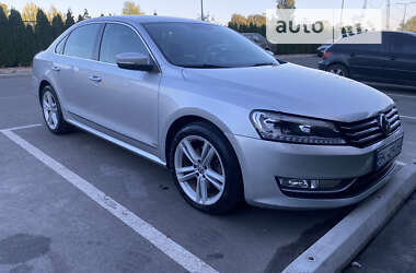 Седан Volkswagen Passat 2013 в Киеве