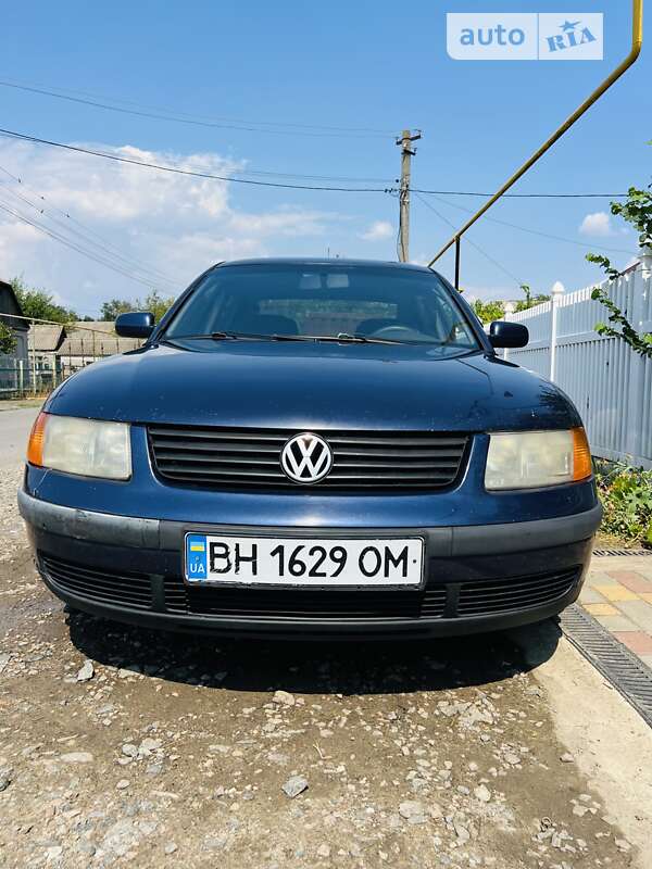 Седан Volkswagen Passat 1997 в Одессе