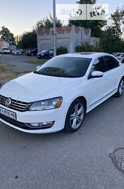 Седан Volkswagen Passat 2012 в Києві